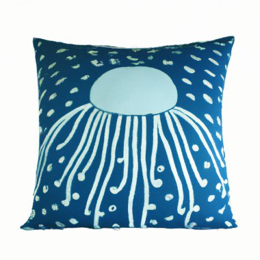 Yumuşak bir yastık. Renkli bir deseni var. Üretici yapay zekayla kumaş üzerinde yaratılmış..