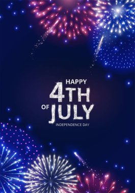 4 Temmuz Bağımsızlık Günü posteri. Parlak kırmızı, mavi ve yeşil havai fişekler. Amerikan bayrağı renkleri. Koyu mavi gece gökyüzü. 4 Temmuz mesajınız kutlu olsun. Sosyal medya afişleri ve kartlar için harika. Vektör