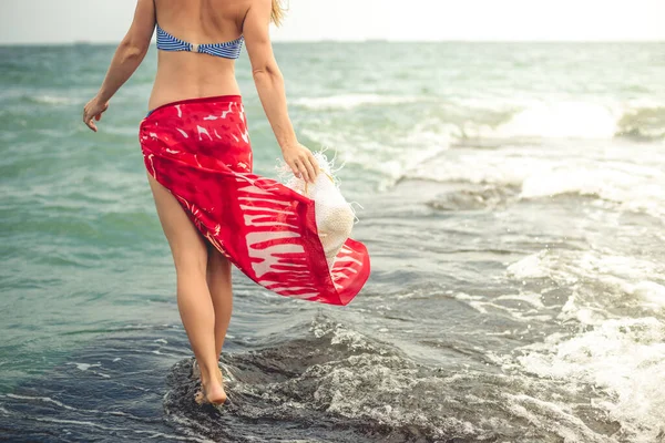 Beautiful Woman Walks Sea Side Red Dress — Stock Photo, Image