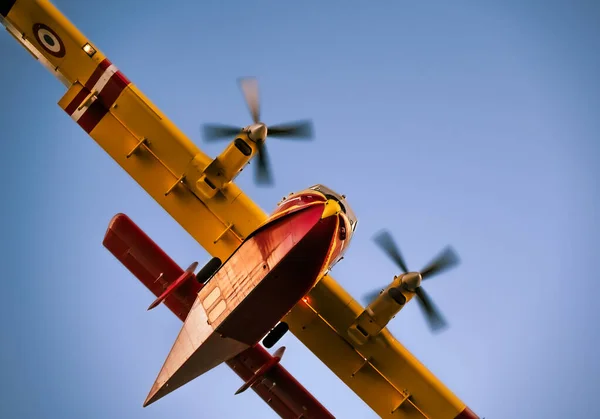 Canadair Vatten Bombplan För Att Bekämpa Bränder Skogsbränder — Stockfoto