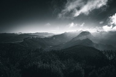 Foret de saou dans la Drome. Montagne rocheuse.