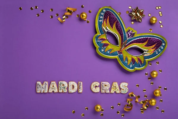 Mardi Gras Masquerade Festival Carnival Mask Chocolate Candies Foil Gold — Stock Photo, Image