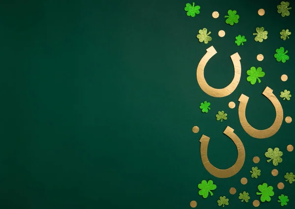 Patrick Day Celebration Concept Greeting Card Traditional Symbols Golden Horseshoes — Stockfoto