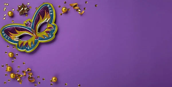 Mardi Gras Masquerade Festival Carnival Mask Sweet Chocolate Candies Gold — Stock Photo, Image