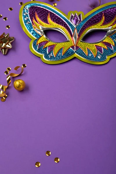 Mardi Gras Masquerade Festival Carnival Mask Sweet Chocolate Candies Gold — Foto de Stock