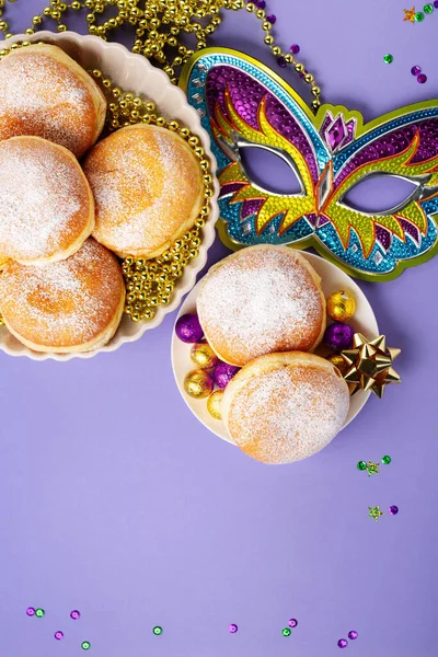 Mardi Gras King Cake Doughnuts Donuts Masquerade Festival Carnival Mask — Stockfoto