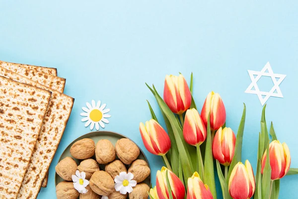 Fiesta Judía Concepto Tarjeta Felicitación Pascua Con Matzá Nueces Tulipán —  Fotos de Stock