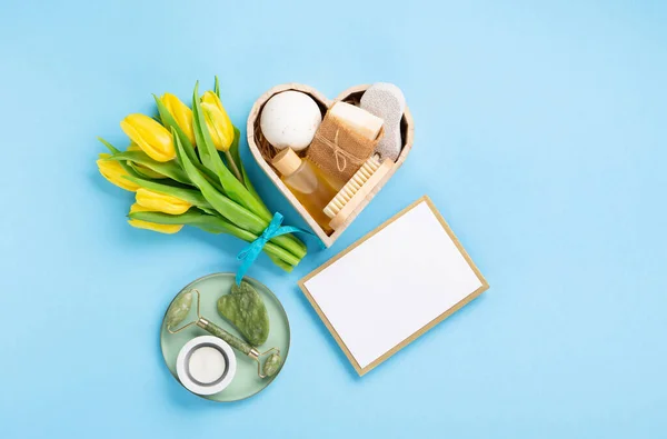 Természetes Környezetbarát Kozmetikai Bőrápoló Termékek Spa Kiegészítők Nők Tavaszi Tulipán — Stock Fotó