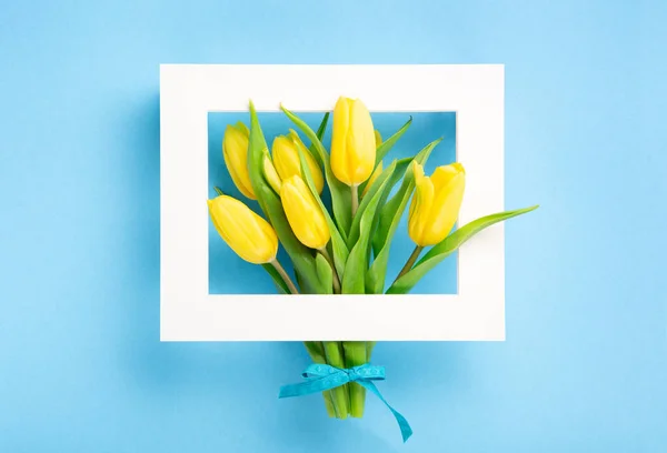 Moederdag Internationale Vrouwendag Valentijnsdag Wenskaart Achtergrond Vakantie Voorjaar Gele Tulp — Stockfoto