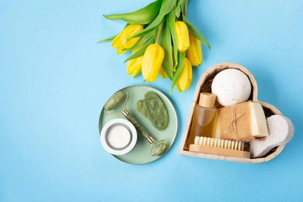 Naturalne Ekologiczne Kosmetyki Pielęgnacji Skóry Akcesoria Spa Dla Kobiet Wiosenne — Zdjęcie stockowe