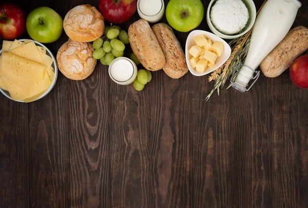 Happy Shavuot Festkarte Jüdischer Religiöser Feiertag Milchprodukte Obst Käse Brot — Stockfoto