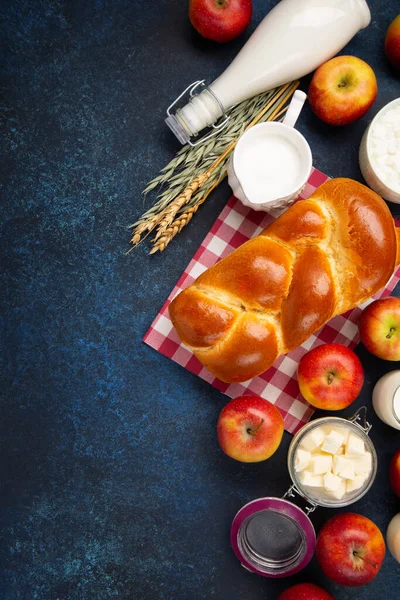 Gelukkige Shavuot Feestelijke Kaart Joodse Religieuze Feestdagen Concept Zuivelproducten Verse — Stockfoto