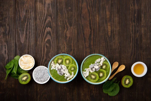Green Smoothie Bowl Organic Spinach Banana Chia Seeds Fresh Kiwi — Stock Photo, Image