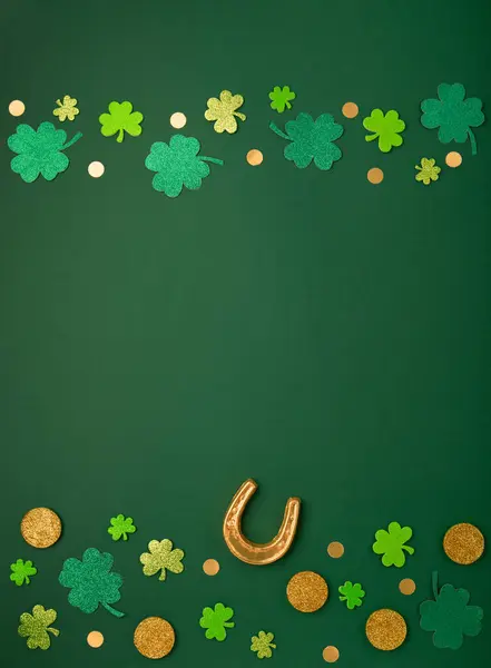 Karta Dnia Patryka Tradycyjnymi Symbolami Irlandzką Imprezę Złota Podkowa Złote — Zdjęcie stockowe