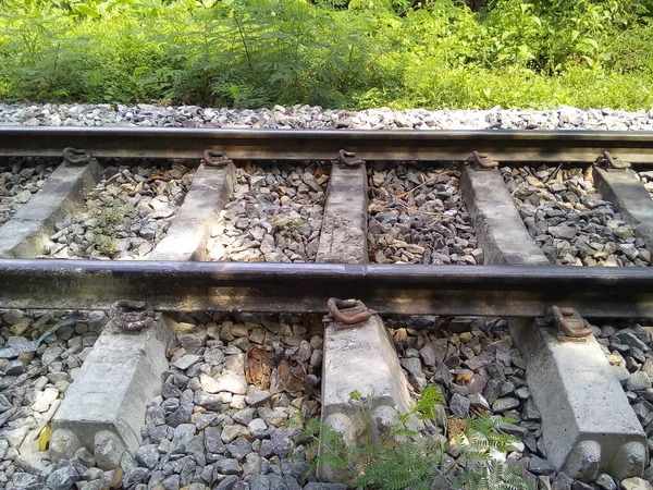 Demiryolu Raylarını Demiryolu Uyuyanlarını Kapatın — Stok fotoğraf