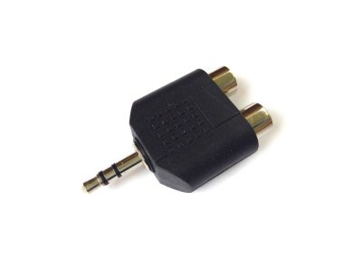 Ses kriko adaptörü beyaz arkaplanda izole edildi. AV stereo bağlantısını kapat.