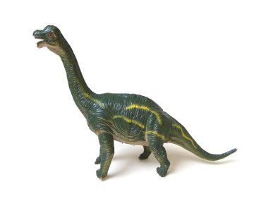 Yapay Brachiosaurus dinozoru. Beyaz arka planda izole edilmiş çocuklar..