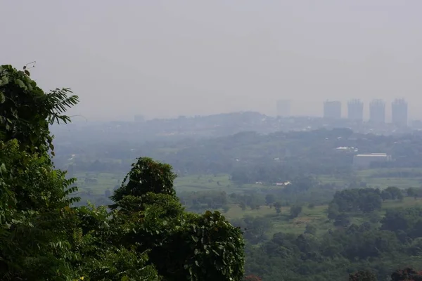 Blick Auf Eine Fabrik Nebligen Morgen Aufgrund Der Luftverschmutzung Bogor — Stockfoto