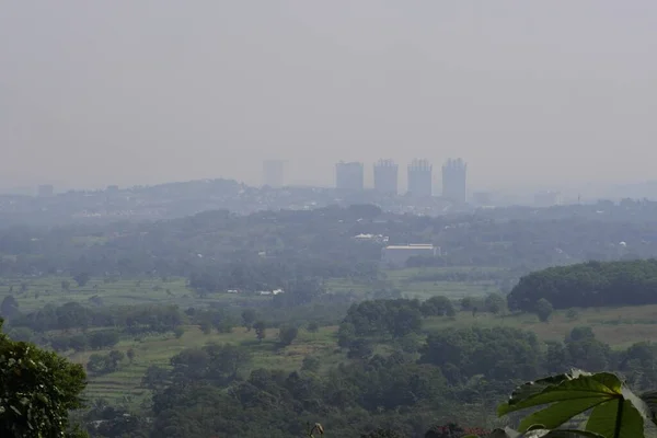Widok Fabryki Mglisty Poranek Powodu Zanieczyszczenia Powietrza Bogor Jawa Zachodnia — Zdjęcie stockowe