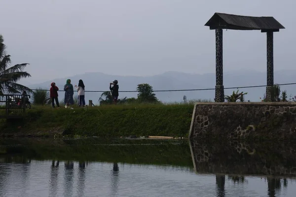インドネシア 西ジャワ州スカブミの小さな湖と風景の眺め — ストック写真