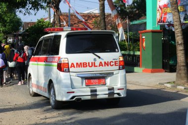 Merkez Java, Endonezya, 28 Ağustos 2022: Endonezya 'nın Bağımsızlık Günü' nü kutlamak için bölge yönetimi tarafından düzenlenen sağlıklı yürüyüş ve sakin yürüyüş. Sakin bir yürüyüş ya da sağlıklı bir yürüyüş..