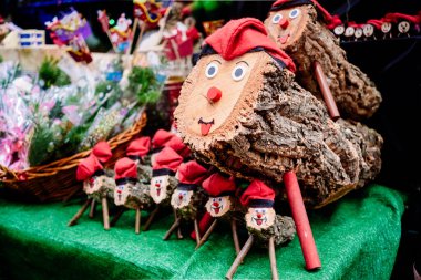 Tipik Katalan Noel geleneği, Noel amca kütüğü.