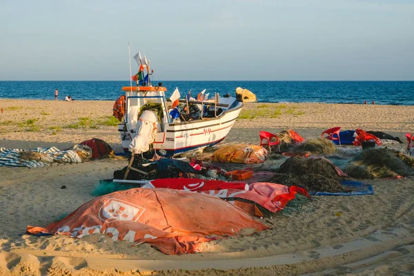 Algarve Portugal Abril 2023 Barcos Pesca Praia Areia Espera Maré — Fotografia de Stock