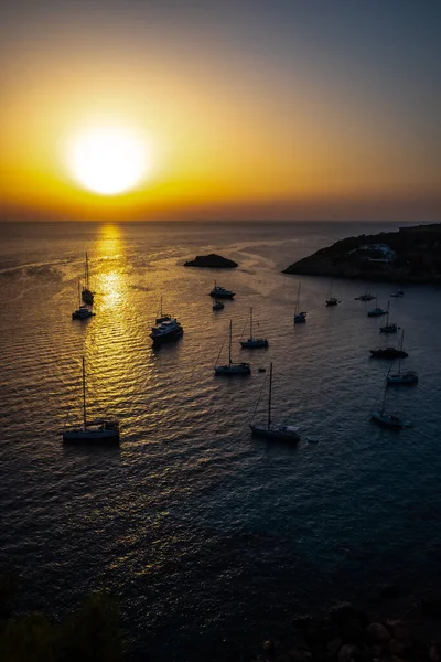 Beautiful Warm Sunset Mediterranean Sea Coast Ibiza Sun Hiding Horizon — Foto de Stock