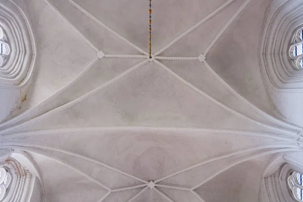 Innere Decke Einer Kirche Einfach Weiß Die Rippen Zum Abladen — Stockfoto