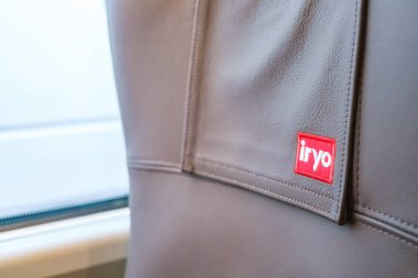 Madrid, İspanya - 10 Ekim 23: Iryo şirketinin yüksek hızlı treninin logosu koltuklara basıldı.