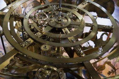 Frederiksborg Kalesi 'nde dişli mekanizmalı eski eklemli küre.