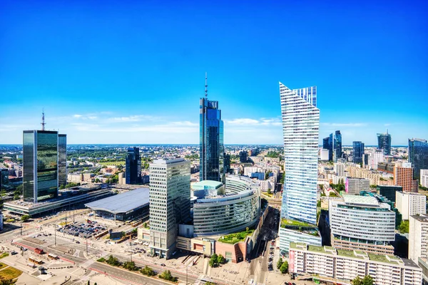 Vista Aérea Ciudad Varsovia Con Rascacielos Modernos Durante Día Soleado —  Fotos de Stock