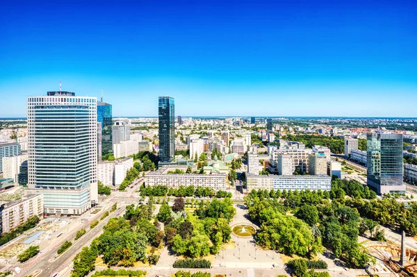 Warsaw City Aerial View Modern Felhőkarcolókkal Egy Napos Napon Lengyelország — Stock Fotó