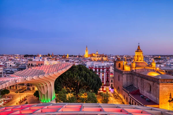 Seville City Skyline View Illuminated Space Metropol Ejtőernyő Előtérben Sevilla Stock Fotó