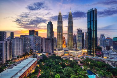 Malezya, Alacakaranlık 'ta Kuala Kumpur Skyline 