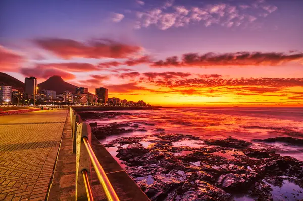 Cape Town Downtown Seaside Durante Puesta Sol Vívida Con Cabeza Imágenes De Stock Sin Royalties Gratis
