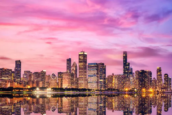 Chicago Skyline Sunset Sobre Lago Michigan Illinois Imagem De Stock