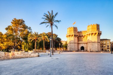 Serrano Kuleleri (Torres de Serranos) Anıt, Valencia, İspanya