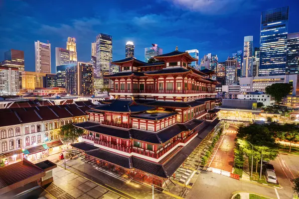 Singapur, Güneydoğu Asya 'daki Dusk' taki Buda Dişi Kalıntısı Tapınağı 