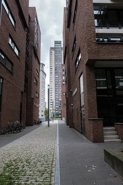 アイントホーフェン オランダ 2021年7月10日 アイントホーフェンにある高層ビル リージェントの様子 フィリップス工場の旧領土 現在は多階建ての建物がある住宅地 ストック写真