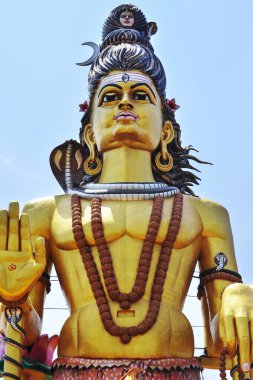 Omkareshwar 'daki Lord Shiva heykeli. 