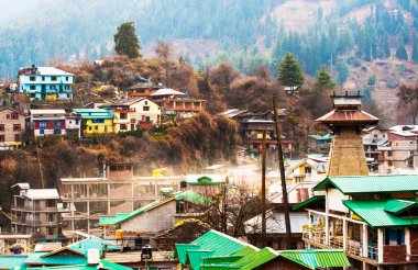 Hindistan 'daki Old Manali kasabası.