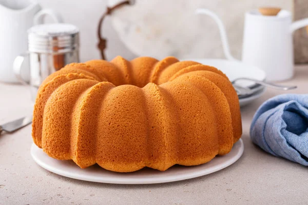 Geleneksel Vanilyalı Ekşi Kremalı Kek Taze Pişmiş Yemeye Hazır — Stok fotoğraf