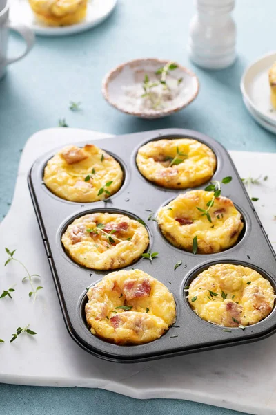 Bacon Muffins Huevo Cheddar Para Desayuno Idea Receta — Foto de Stock