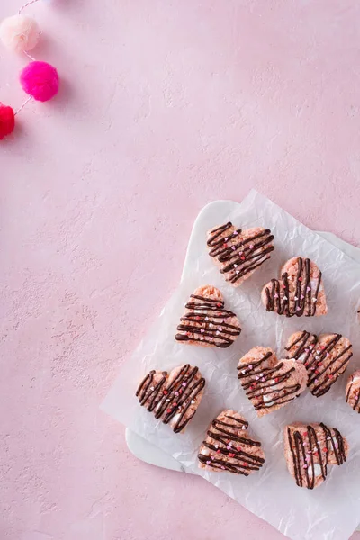 Heart Shaped Pink Rice Krispie Treats Valentines Day Drizzled Dark — 스톡 사진