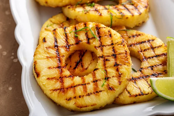 Grilled Pineapple Lime Honey Glaze Lime Zest Whipped Cream — Stock Photo, Image