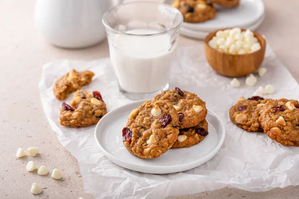 White Chocolate Cranberry Cookies White Plate Glass Milk — Stock Photo, Image