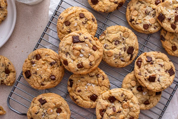 Chocolate Chip Cookies Cooling Rack Flaky Salt Served Cold Milk — Stock Photo, Image
