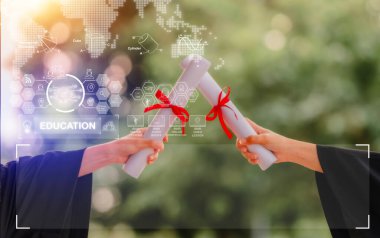 Eğitim teknolojisi konsepti. EdTech. Yapay Zeka (Yapay Zeka) İnternet akışı, iş eğitimi, konferans görüşmesi kavramı. Tıbbi sağlık hologramı