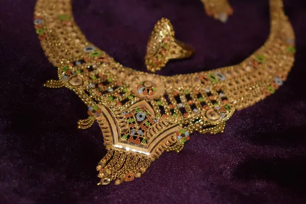 Kadınlar için altın kolye, bu sevgililer günü için mükemmel hediye, düğün günü ve anneler günü